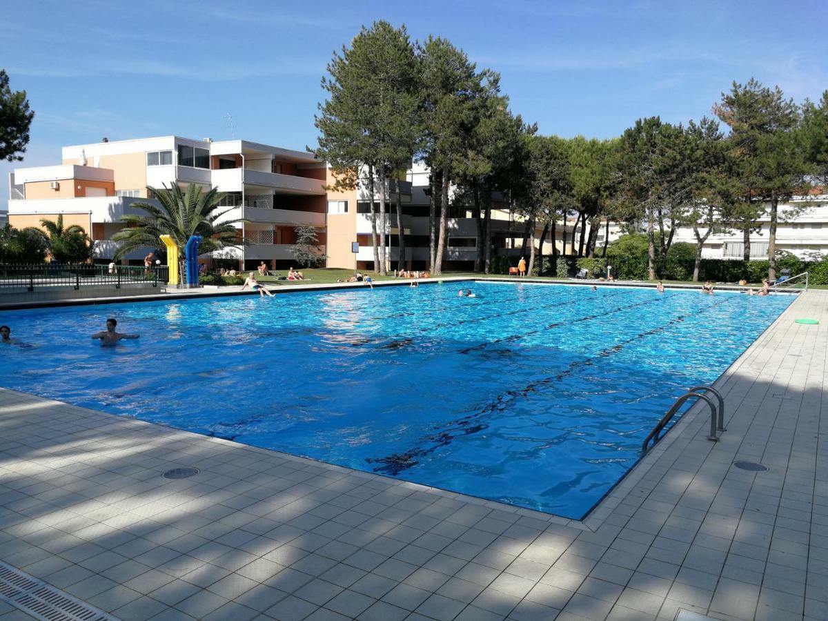 Residence Solarium Bibione Bagian luar foto
